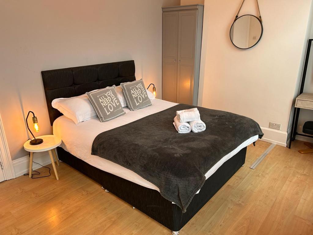 Glencoe Holiday Apartments Whitby Bagian luar foto